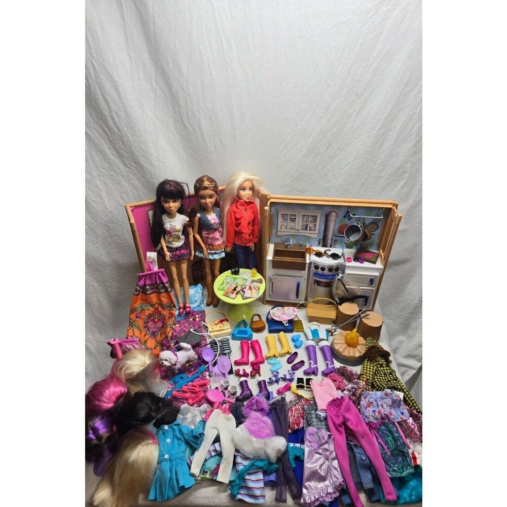 Spin Master Liv Doll It's Nature Playset With Dolls And Accessories- Huge Lot